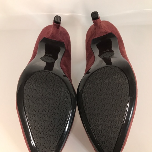 Micheal Kors Red Suede Pointed Toe Heels Size 6 M - Picture 3 of 5